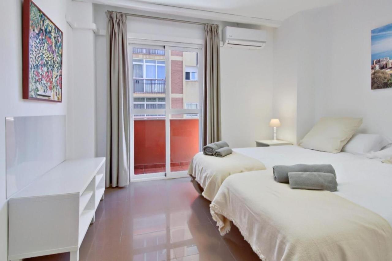 Amplio Piso Con Terraza Apartment Malaga Bagian luar foto